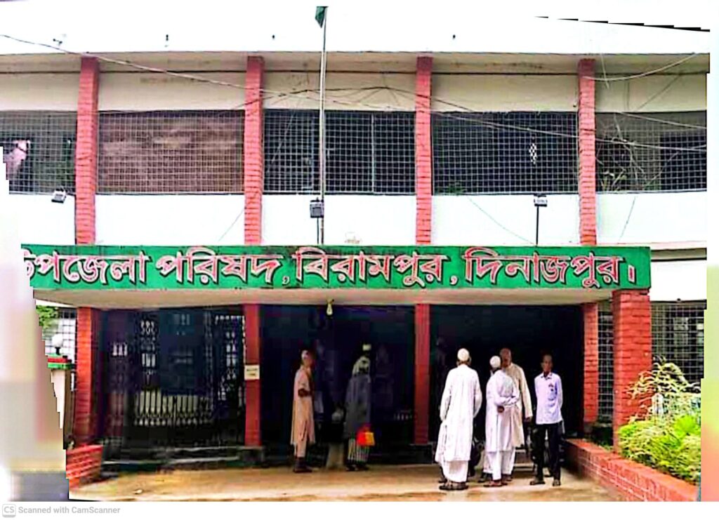 শিক্ষকতা ও সরকারি চাকুরির আড়ালে সাংবাদিকতা: বিরামপুরে শিক্ষা ও জনসেবা মুখ থুবড়েদ্বৈত পেশায় বেহাল  শিক্ষা ব্যবস্থা