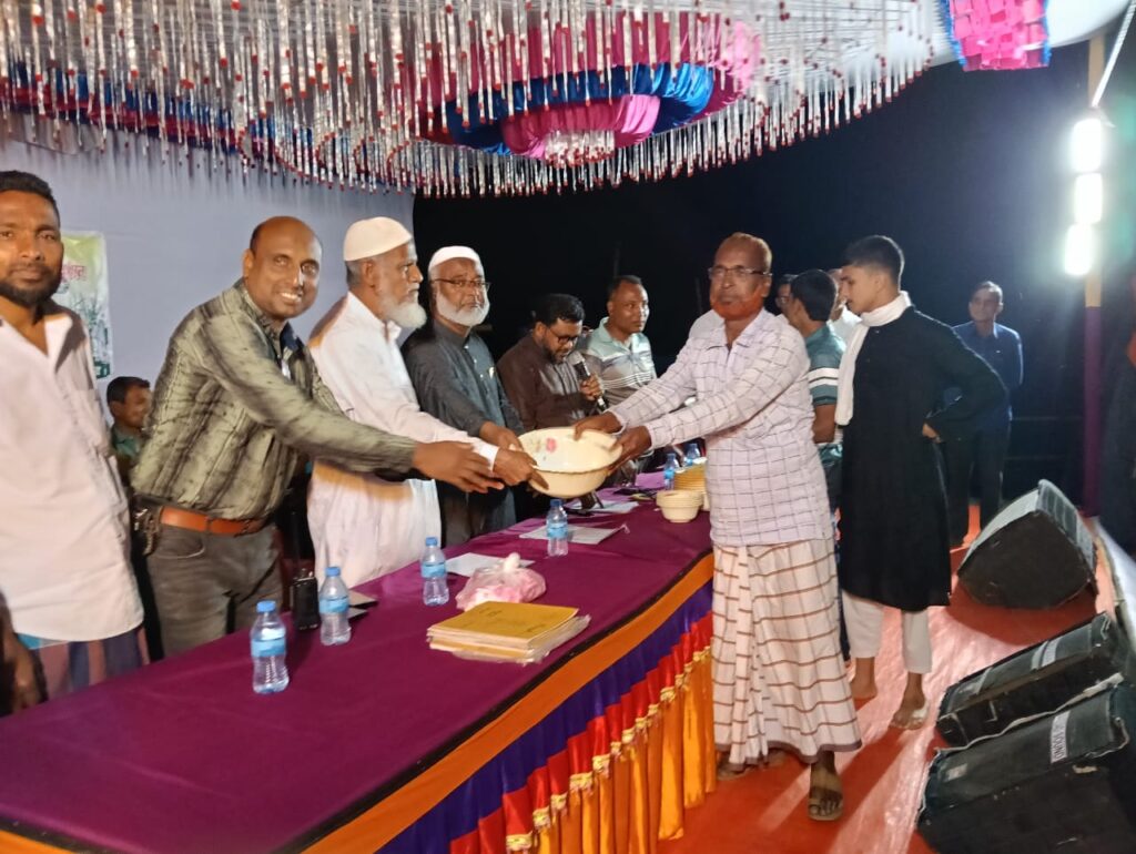 কুর্শাখালী সরকারি প্রাথমিক বিদ্যালয় মাঠে স্বাধীনতা দিবস উপলক্ষে একতা সংঘ ও যুবসমাজ  ক্লাবের উদ্যোগে ক্রীড়া প্রতিযোগিতা ও পুরুস্কার বিতরণ অনুষ্ঠিত