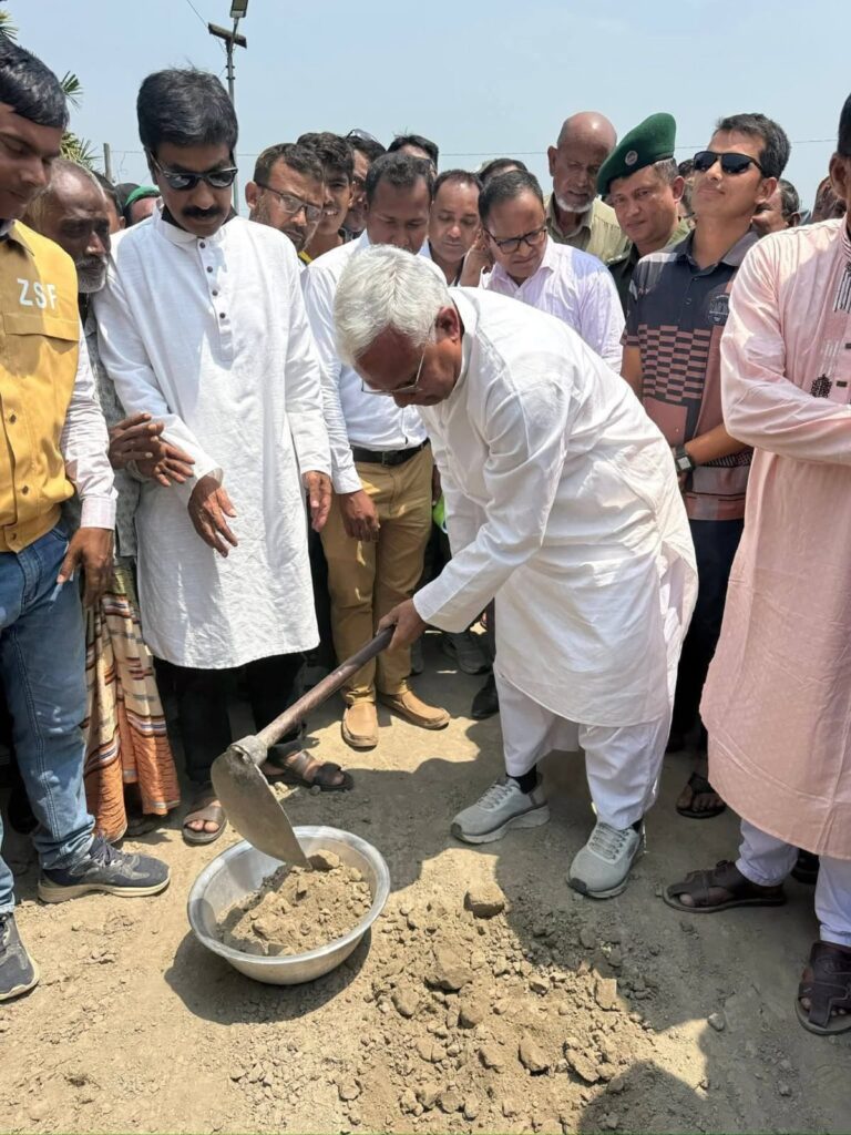 নবাবগঞ্জে ব্যাপক সড়ক উন্নয়ন কাজের উদ্বোধন: যোগাযোগ ব্যবস্থায় নতুন দিগন্ত এজেড এম জাহিদ হোসেন