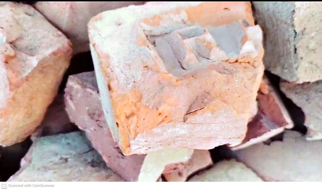 জনগণের টাকায় দায়সারা কাজ! বেপারীটোলা গেন্দা বাজার সড়কে অনিয়মের অভিযোগ