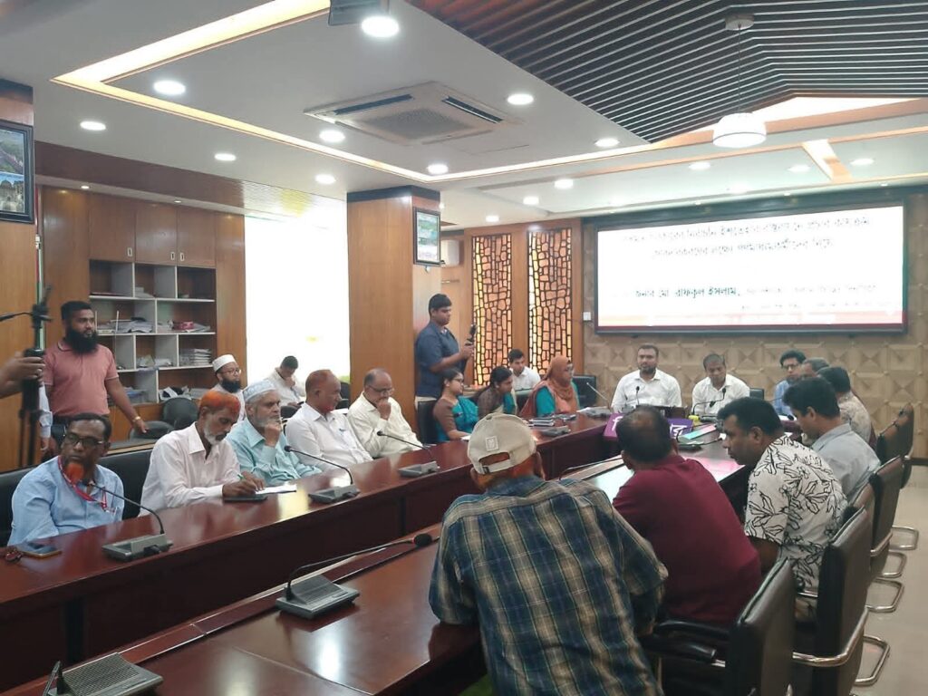 সরকারের নির্বাচনী ইশতেহার বাস্তবায়নে দিনাজপুরে গণমাধ্যমকর্মীদের নিয়ে প্রেস ব্রিফিং অনুষ্ঠিত