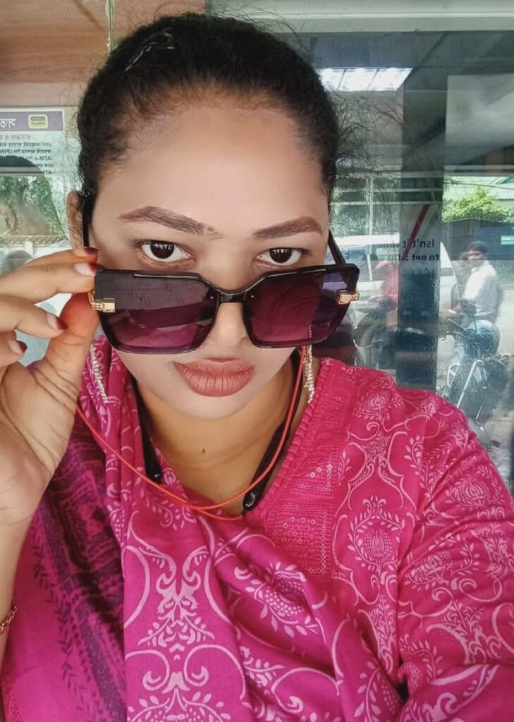 একজন টিকটকার নিজেকে কনটেন্ট ক্রিয়েটর দাবীদার রুমি লাবণ্য কে নিয়ে নানা আলোচনা ও বিতর্ক দেখা দিয়েছে