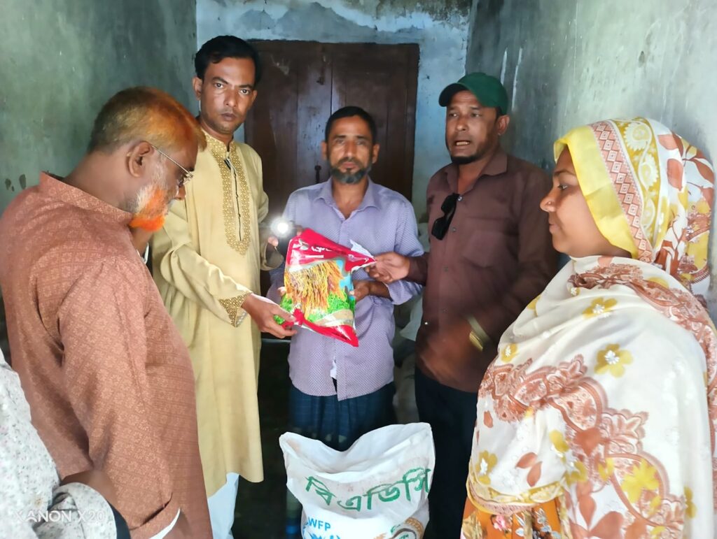 দিনাজপুরের বিরামপুরে ৪ নং  দিওড় ইউনিয়নে কৃষকদের মাঝে বীজ ও সার বিতরণ: কৃষি উৎপাদন বৃদ্ধি ও গ্রামীণ অর্থনীতিকে শক্তিশালী করার উদ্যোগ