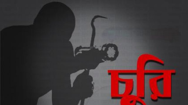 ভোররাতে সাংবাদিক বাড়িতে থেকে পানির পাম্প উধাও থানায় অভিযোগ