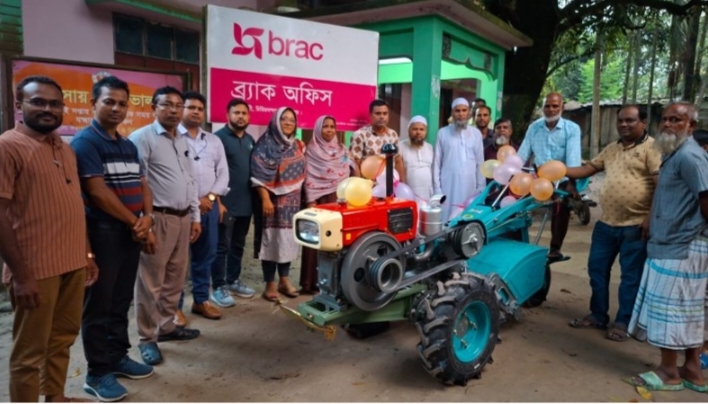 আমবাড়ীতে প্রান্তিক কৃষকের মাঝে পাওয়ার  ট্রিলার মেশিন বিতরণ ও প্রশিক্ষণ অনুষ্ঠিত