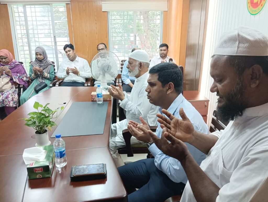 দিনাজপুরের ফুলবাড়ী উপজেলা পরিষদের পরিদর্শন কক্ষ’র শুভ উদ্বোধন
