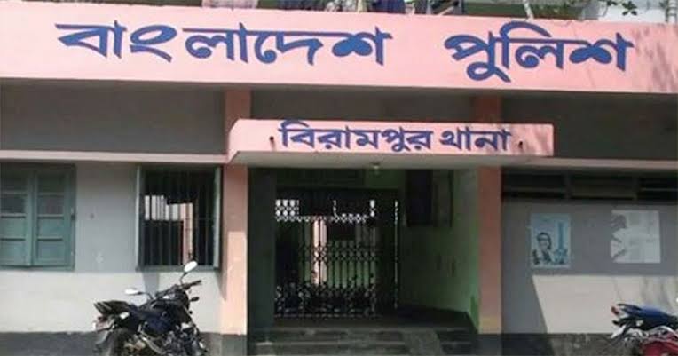 বিরামপুরে প্রকাশ্যে মারধরের অভিযোগ: অবসরপ্রাপ্ত সেনা সদস্যের বিরুদ্ধে প্রাণনাশের হুমকি, থানায় অভিযোগ