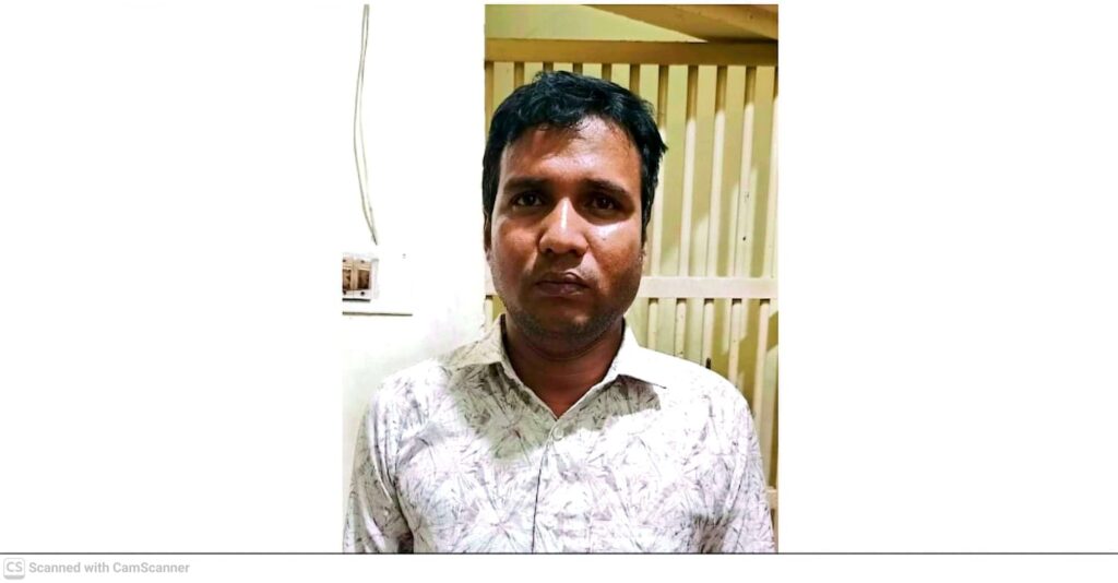 অনুমোদন ছাড়া সার বিক্রির অভিযোগে দিনাজপুরে বিএডিসি স্টোরকিপার আটক